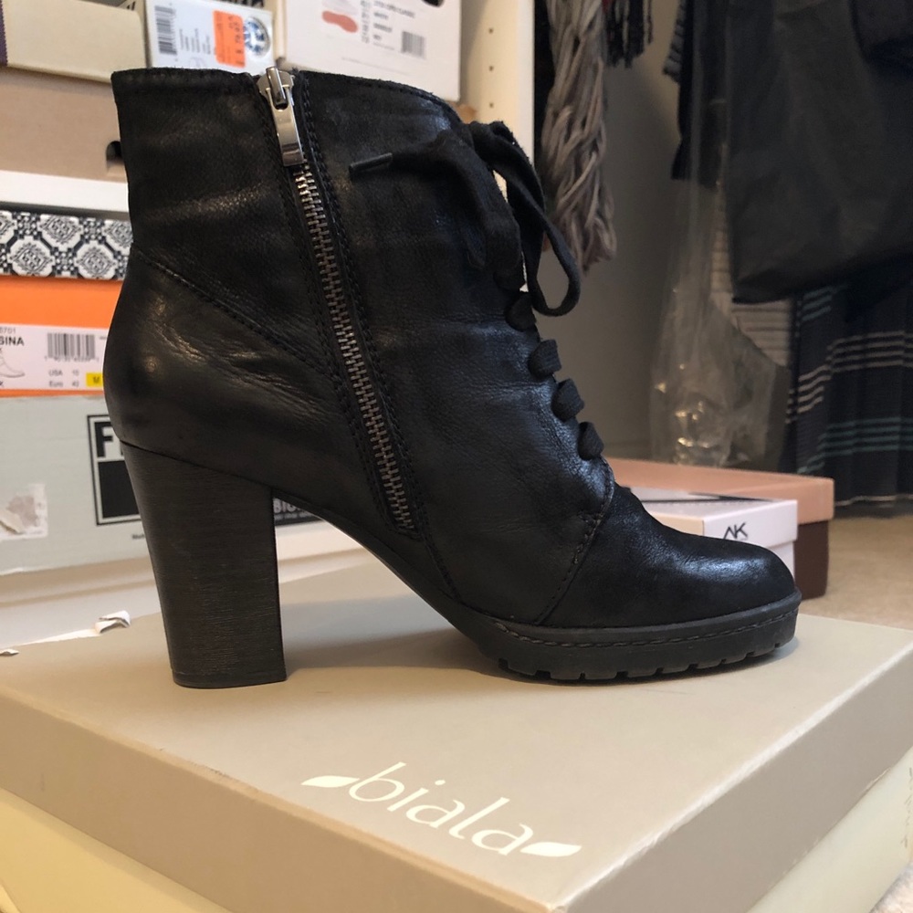 Gorgeous soft leather booties!